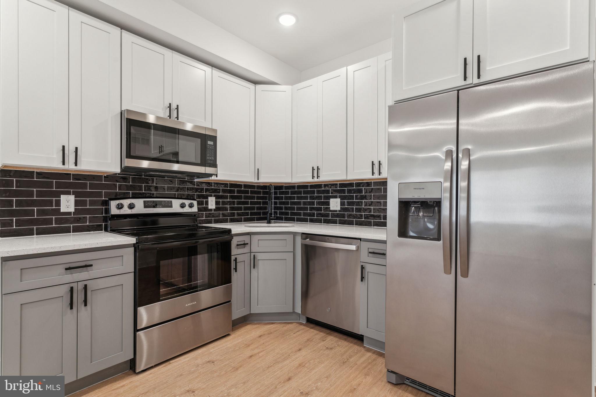 1028 W DAUPHIN ST #1