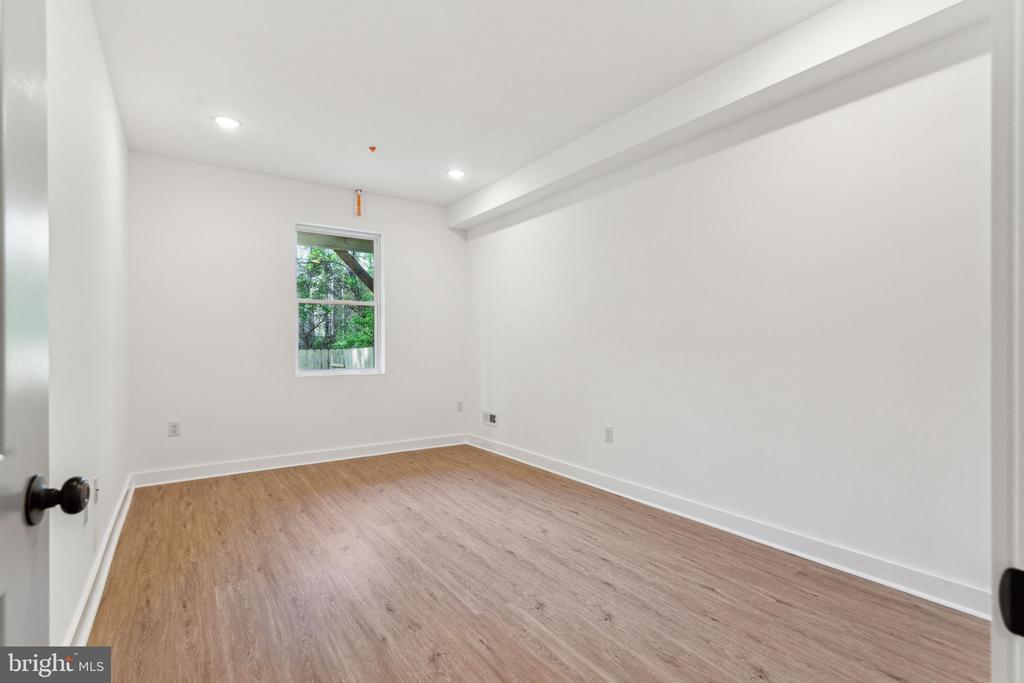 1028 W DAUPHIN ST #1