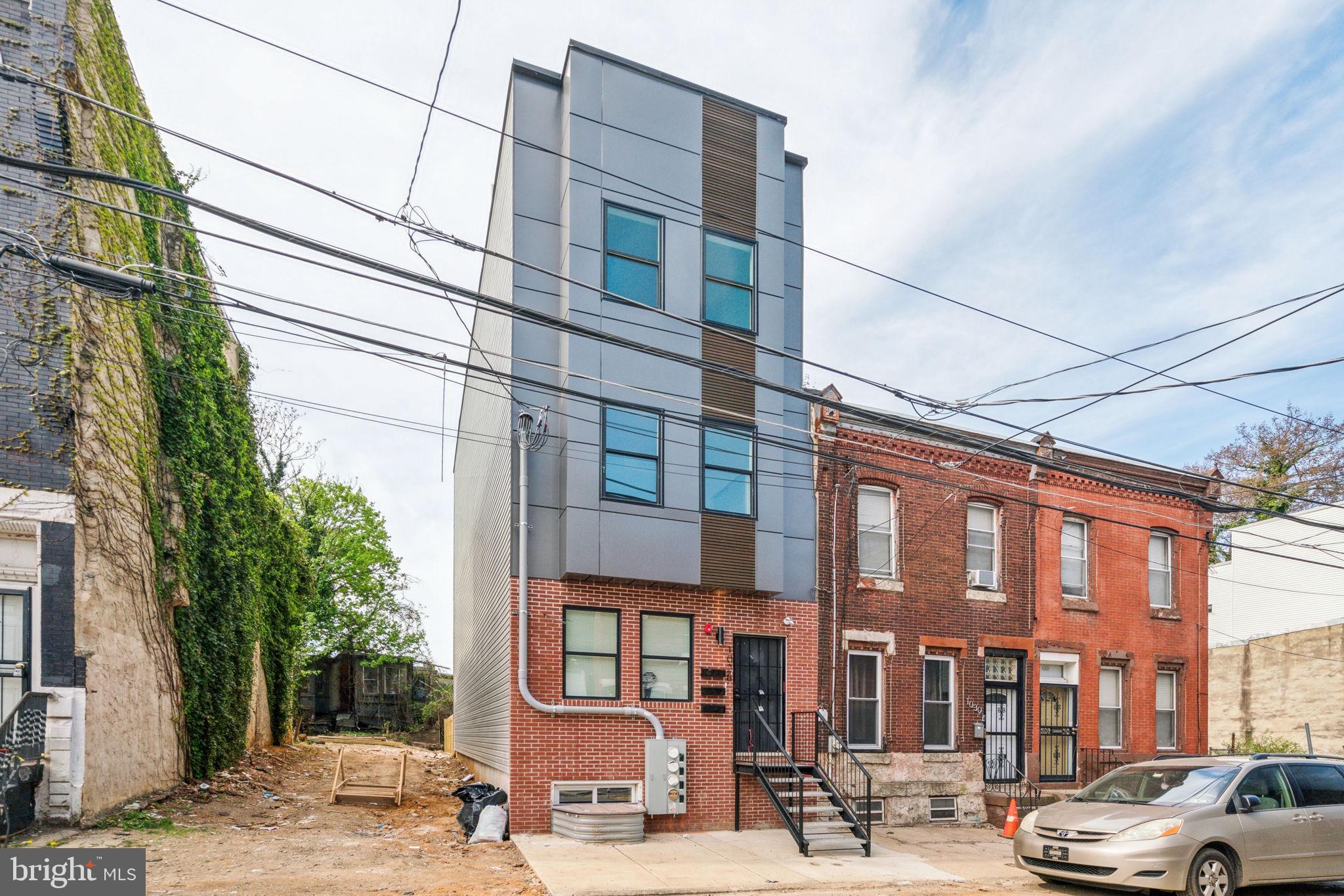 1028 W DAUPHIN ST #1