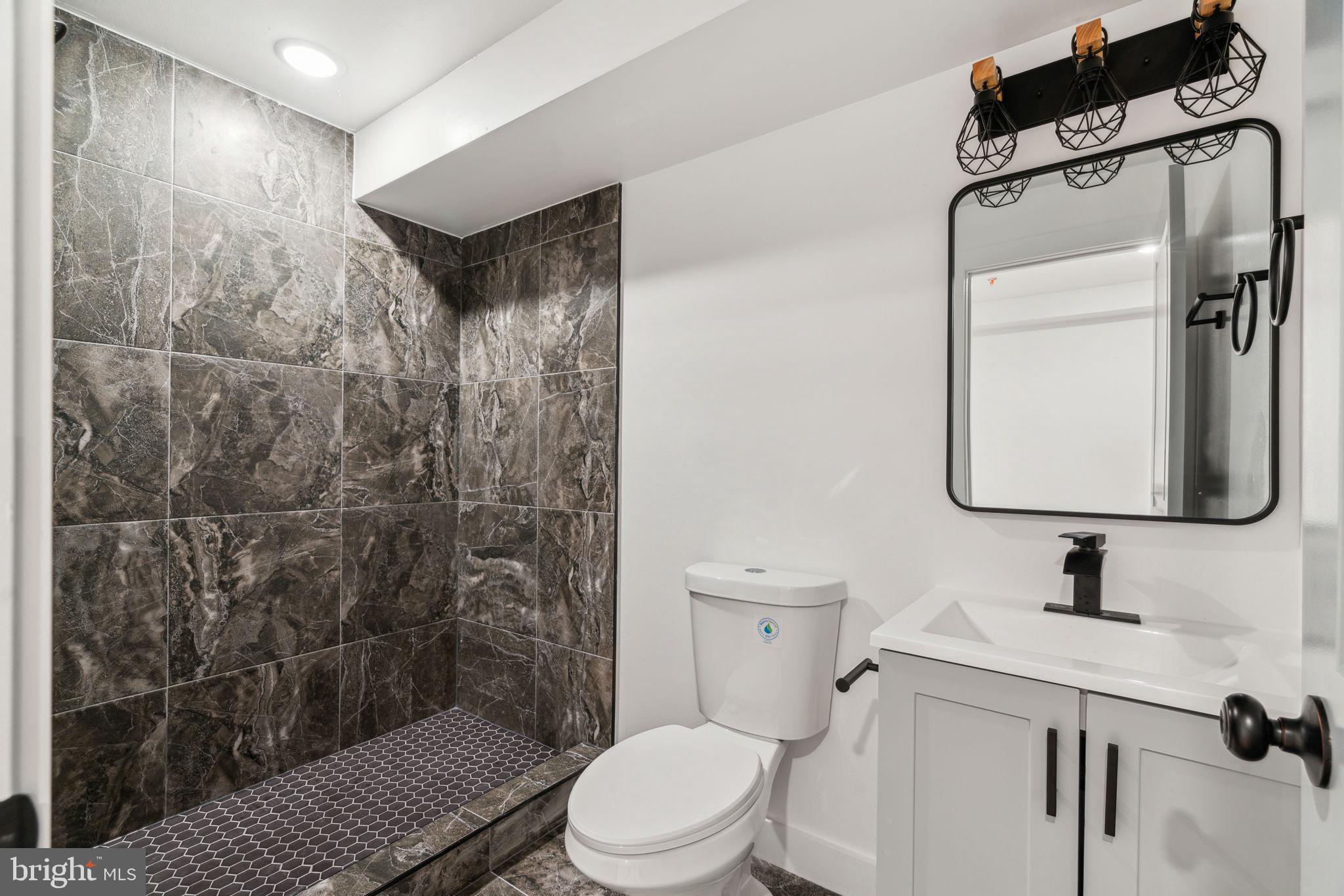 1028 W DAUPHIN ST #1