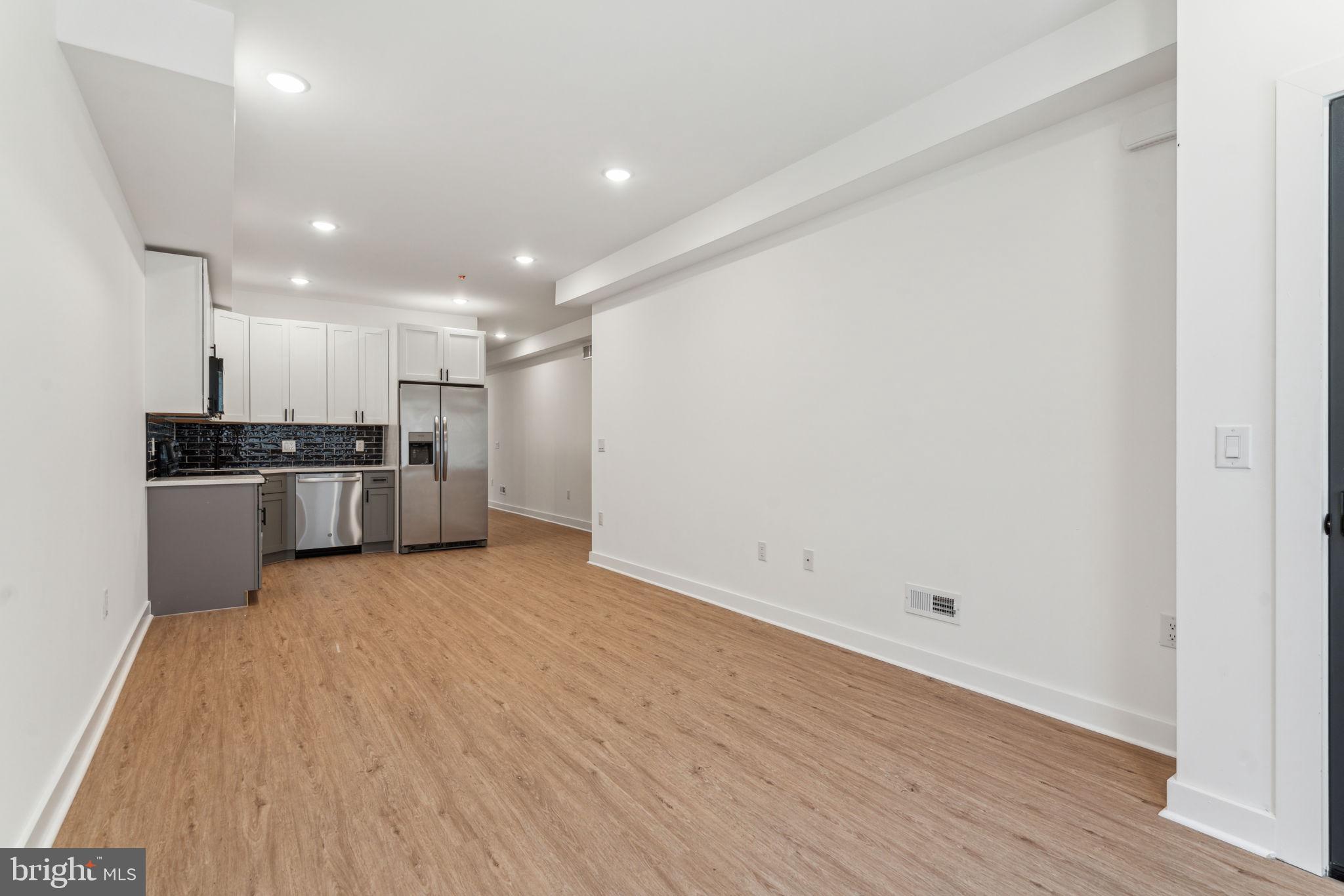 1028 W DAUPHIN ST #1