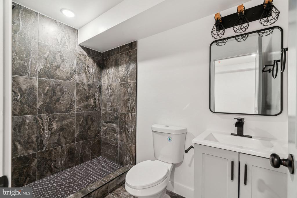 1028 W DAUPHIN ST #1