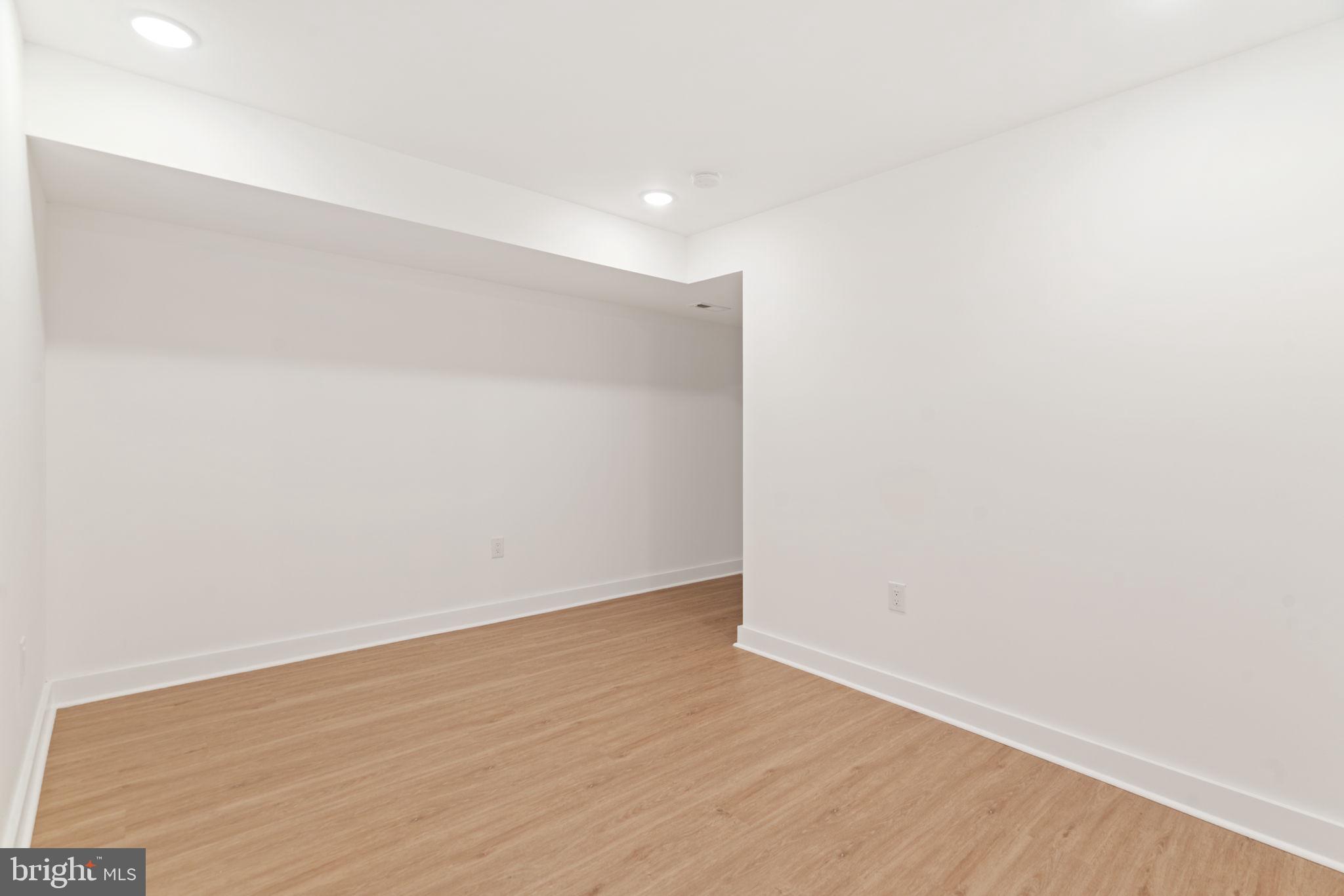 1028 W DAUPHIN ST #1