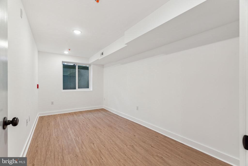 1028 W DAUPHIN ST #1