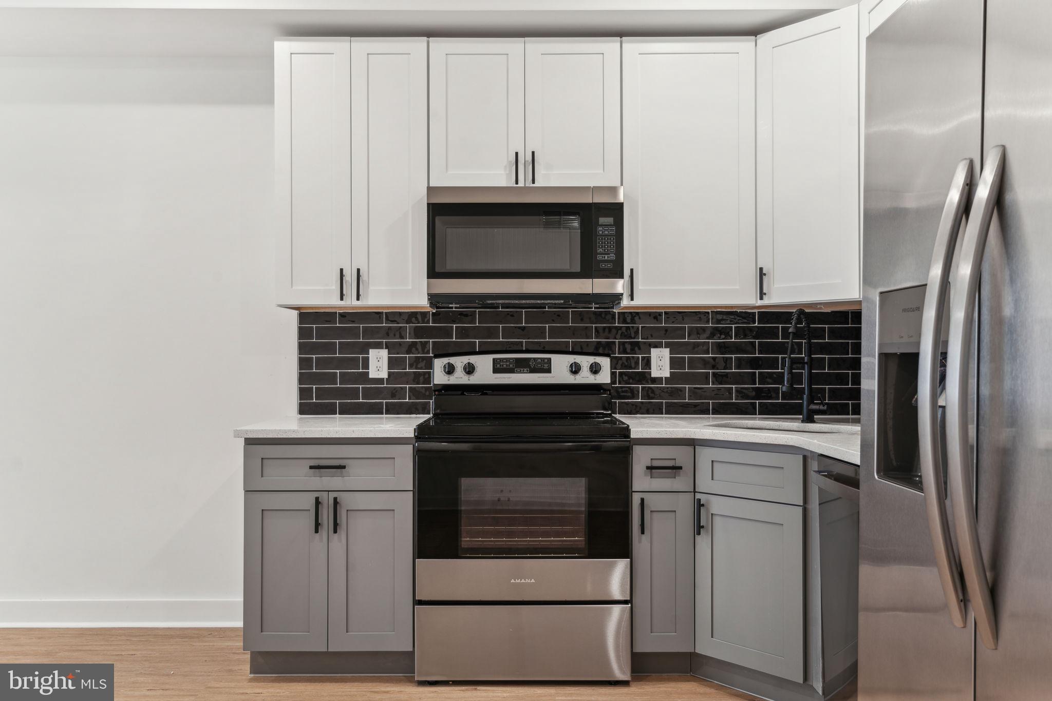 1028 W DAUPHIN ST #1