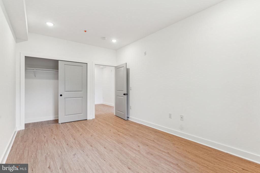 1028 W DAUPHIN ST #1