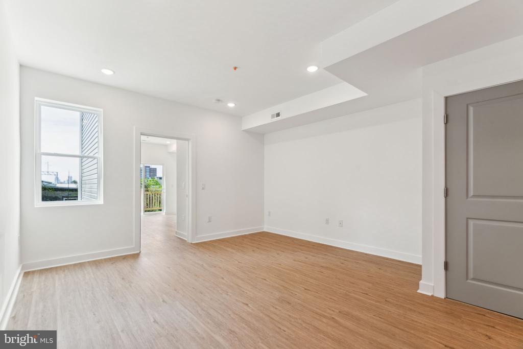 1028 W DAUPHIN ST #2