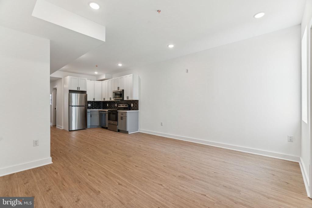 1028 W DAUPHIN ST #2