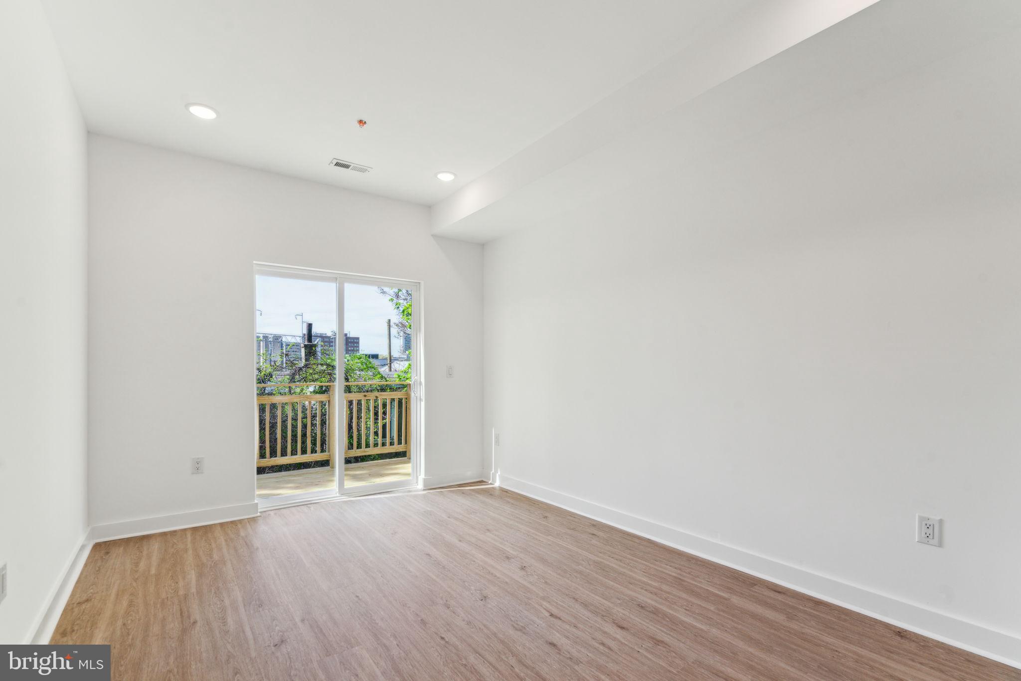 1028 W DAUPHIN ST #2