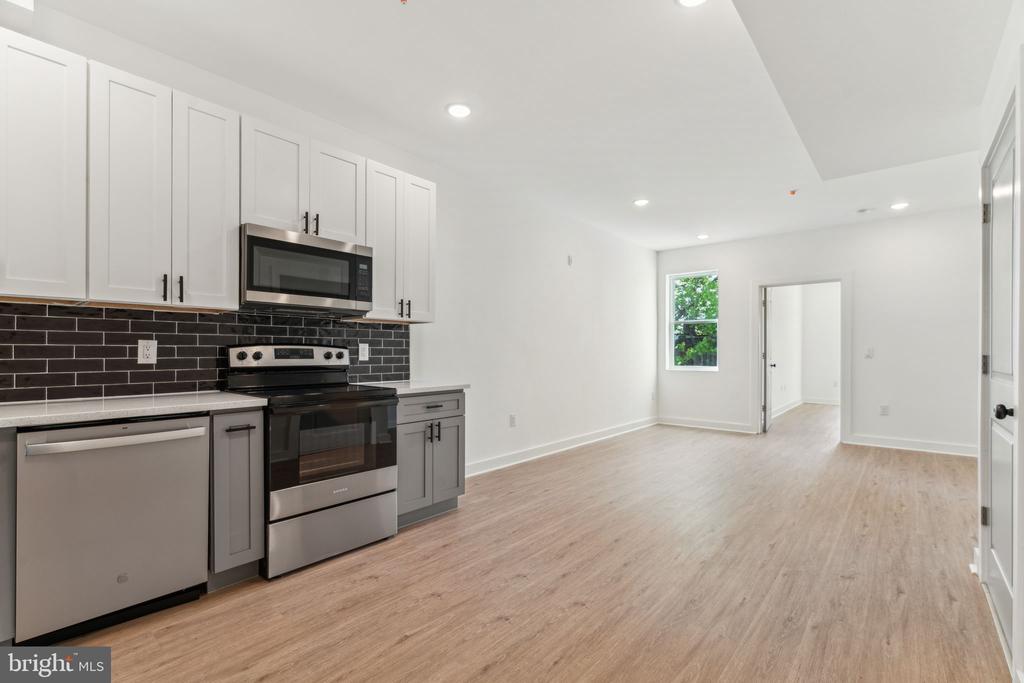 1028 W DAUPHIN ST #2