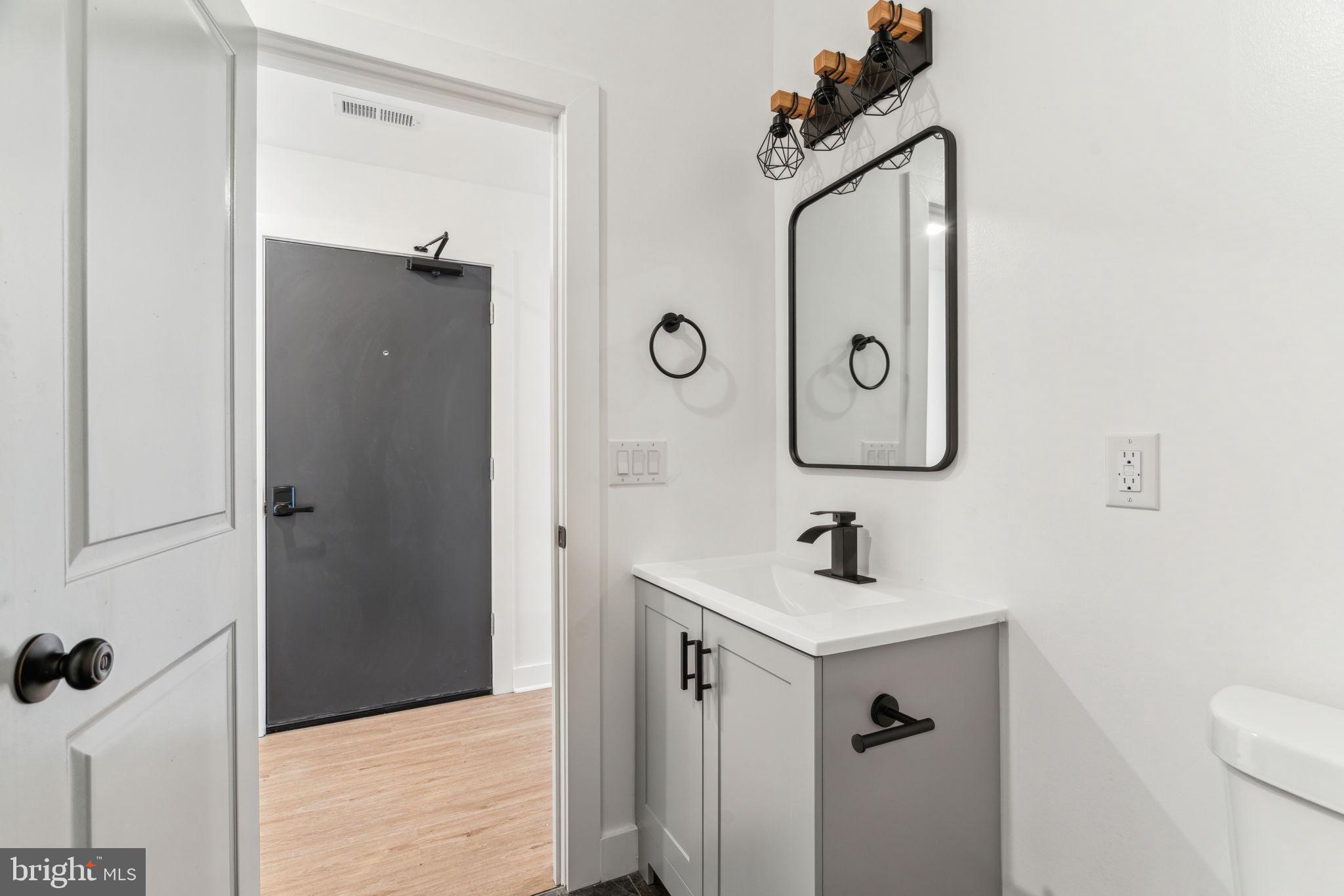 1028 W DAUPHIN ST #2