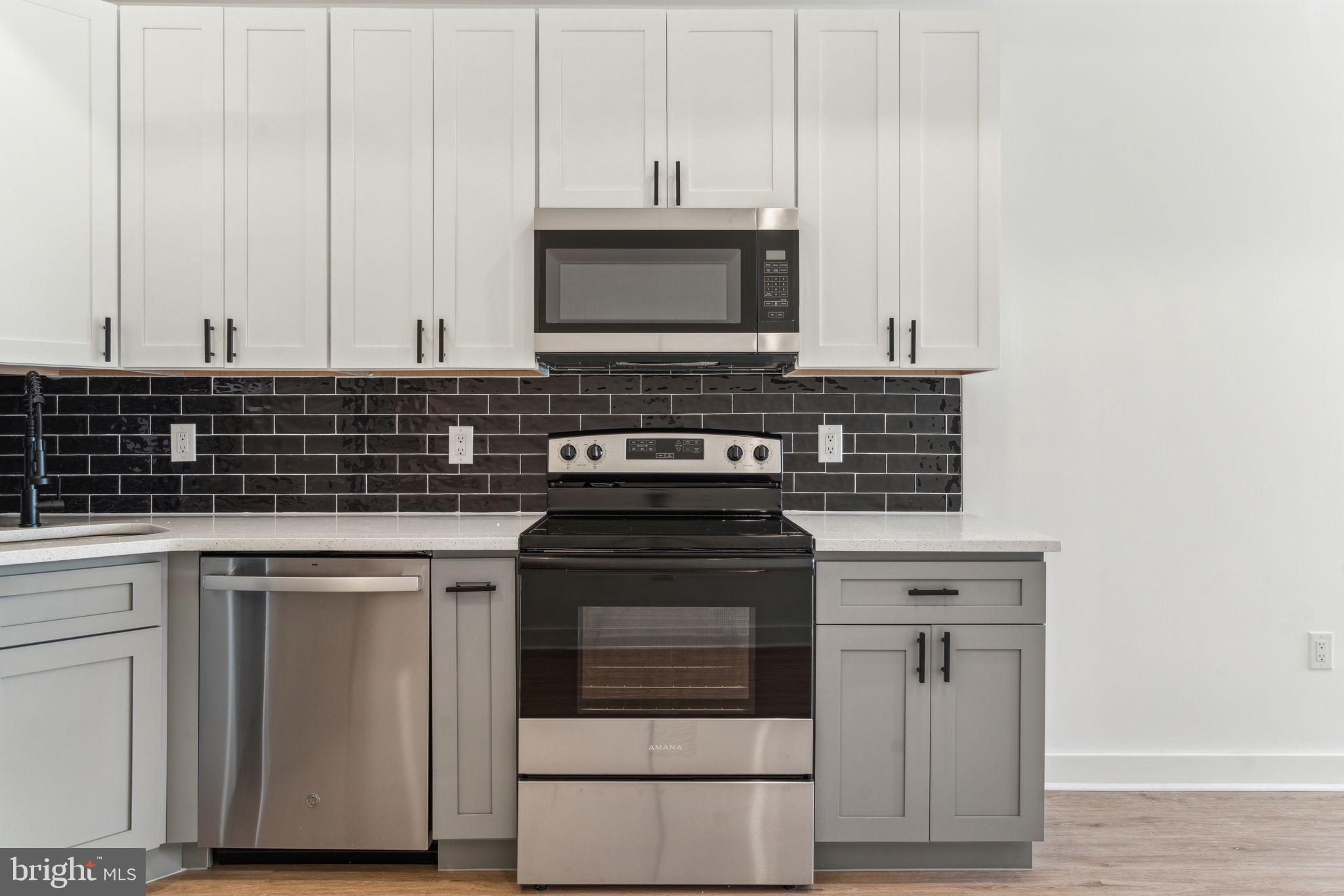 1028 W DAUPHIN ST #3