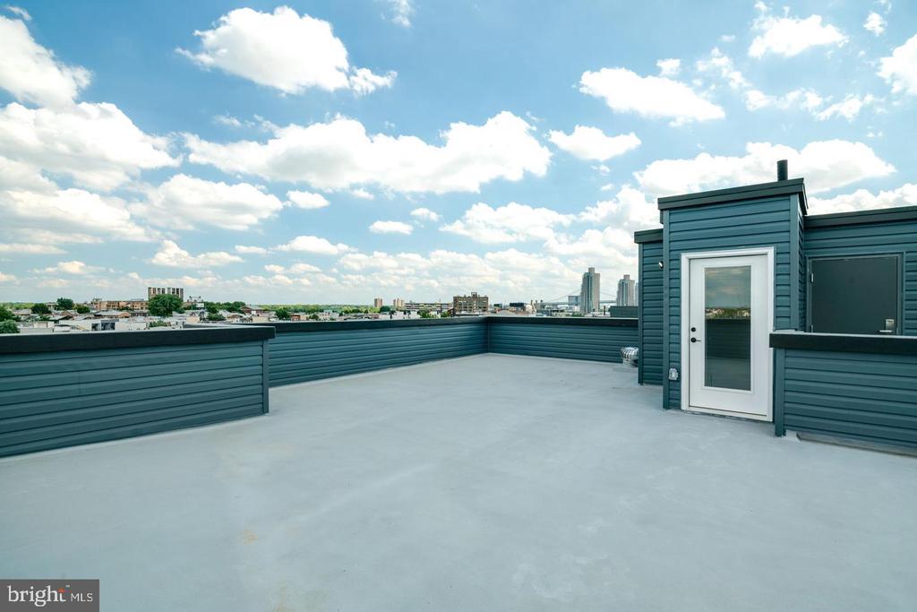 1316 N FRONT ST #PH1