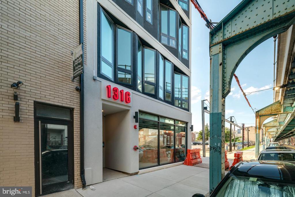 1316 N FRONT ST #PH1