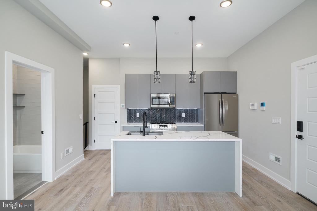 4327 BALTIMORE AVE #2