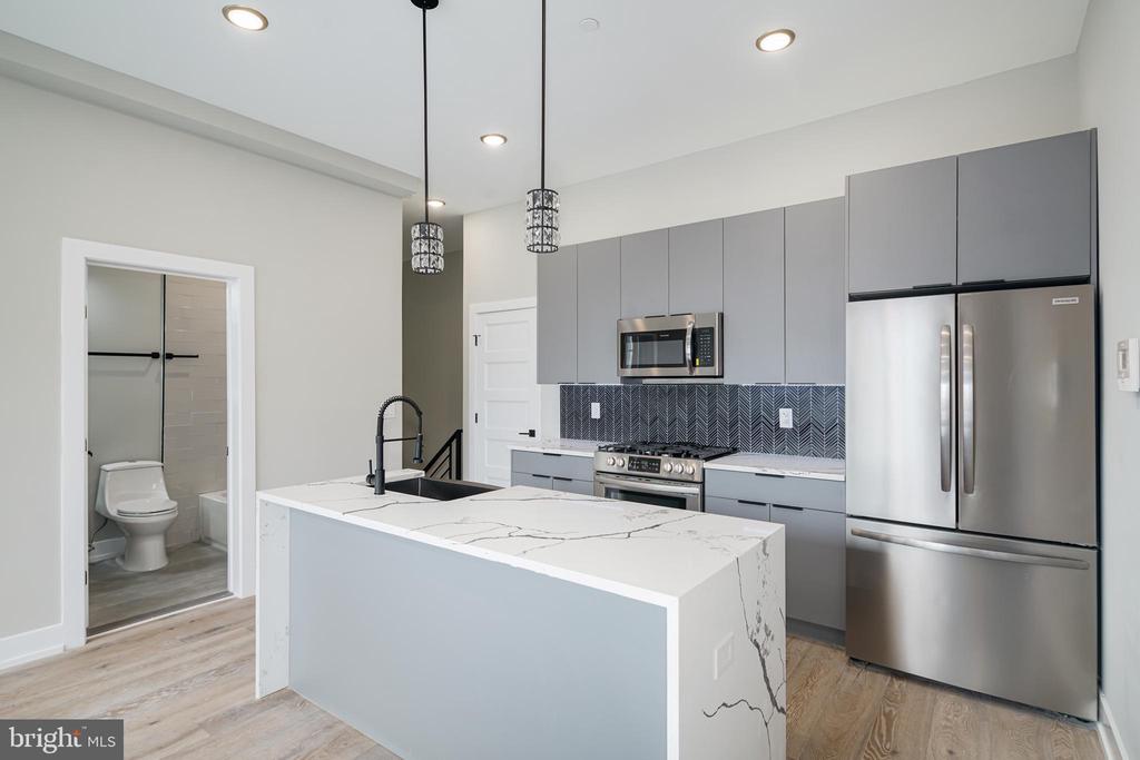 4327 BALTIMORE AVE #2