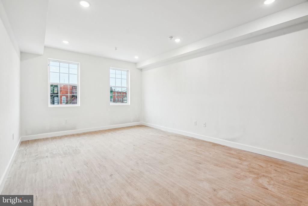 4163 MANTUA AVE #4