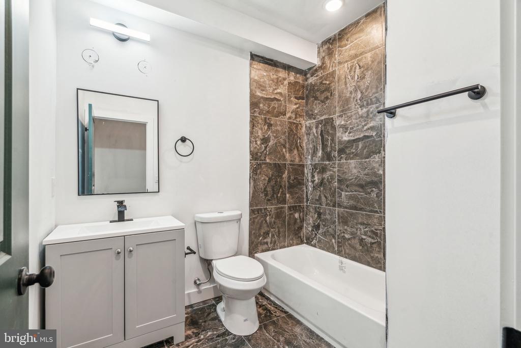 4163 MANTUA AVE #4