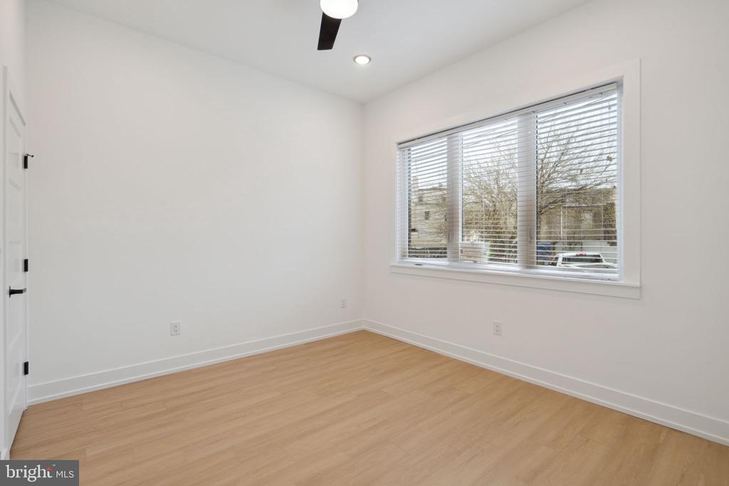 131 E CUMBERLAND ST #4