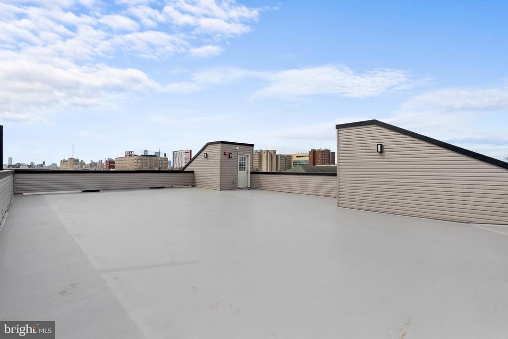 809 DIAMOND ST #202