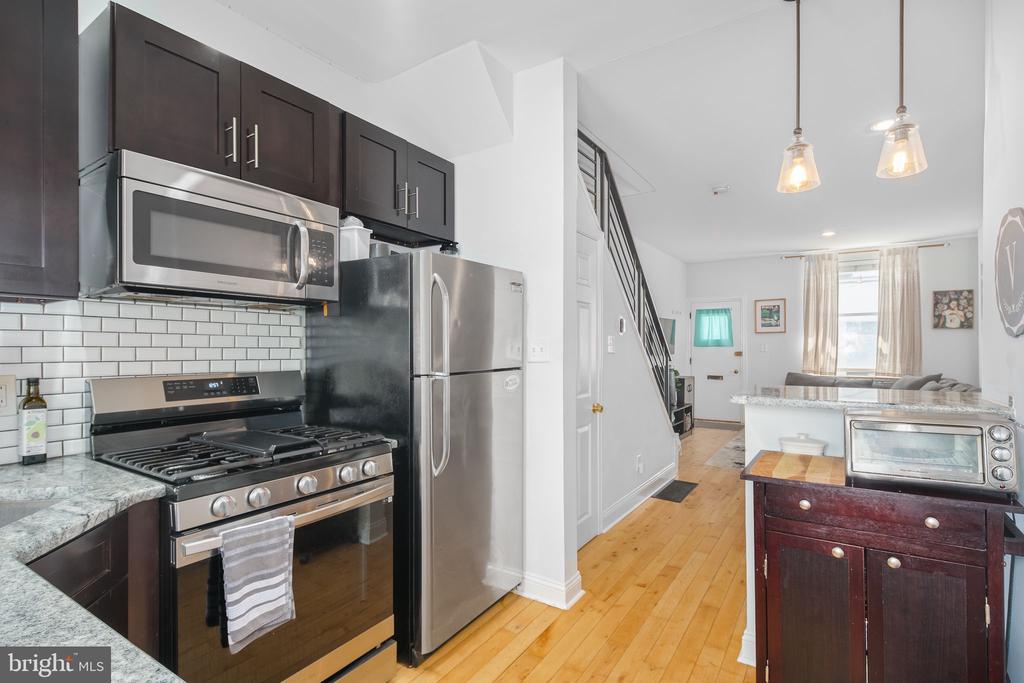 153 E ALLEN ST