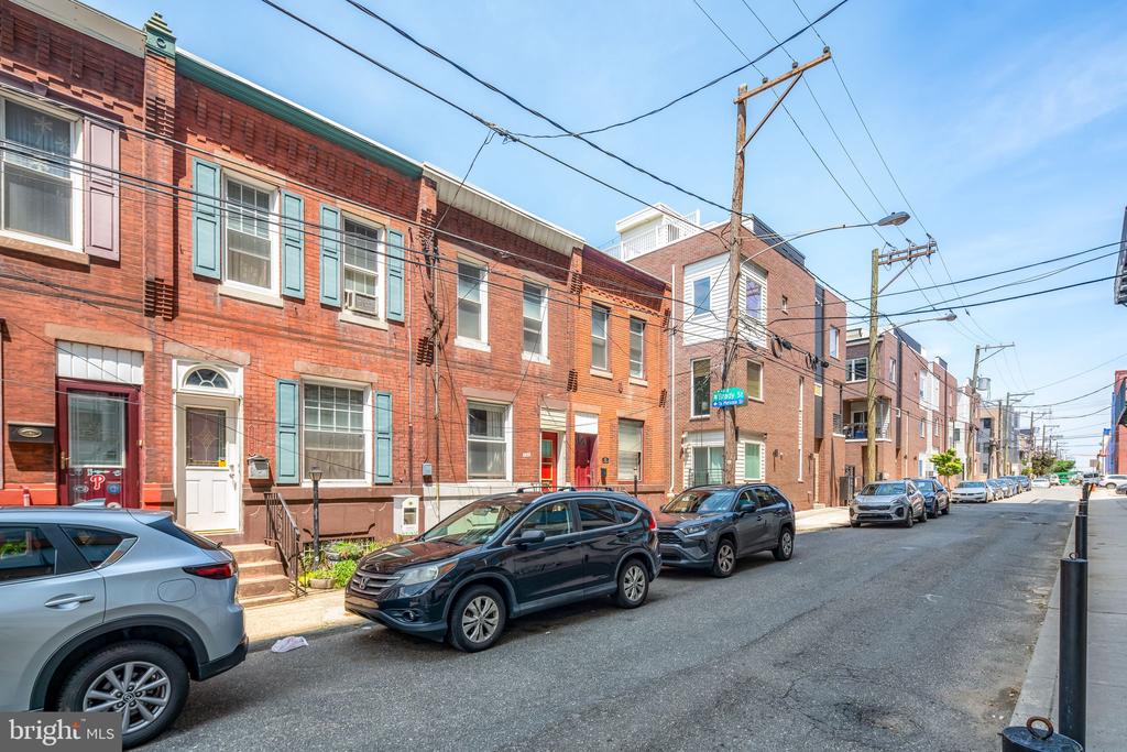 153 E ALLEN ST