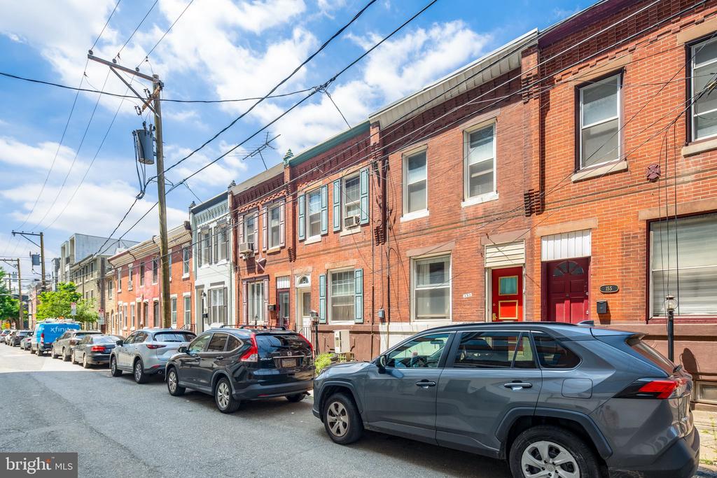 153 E ALLEN ST