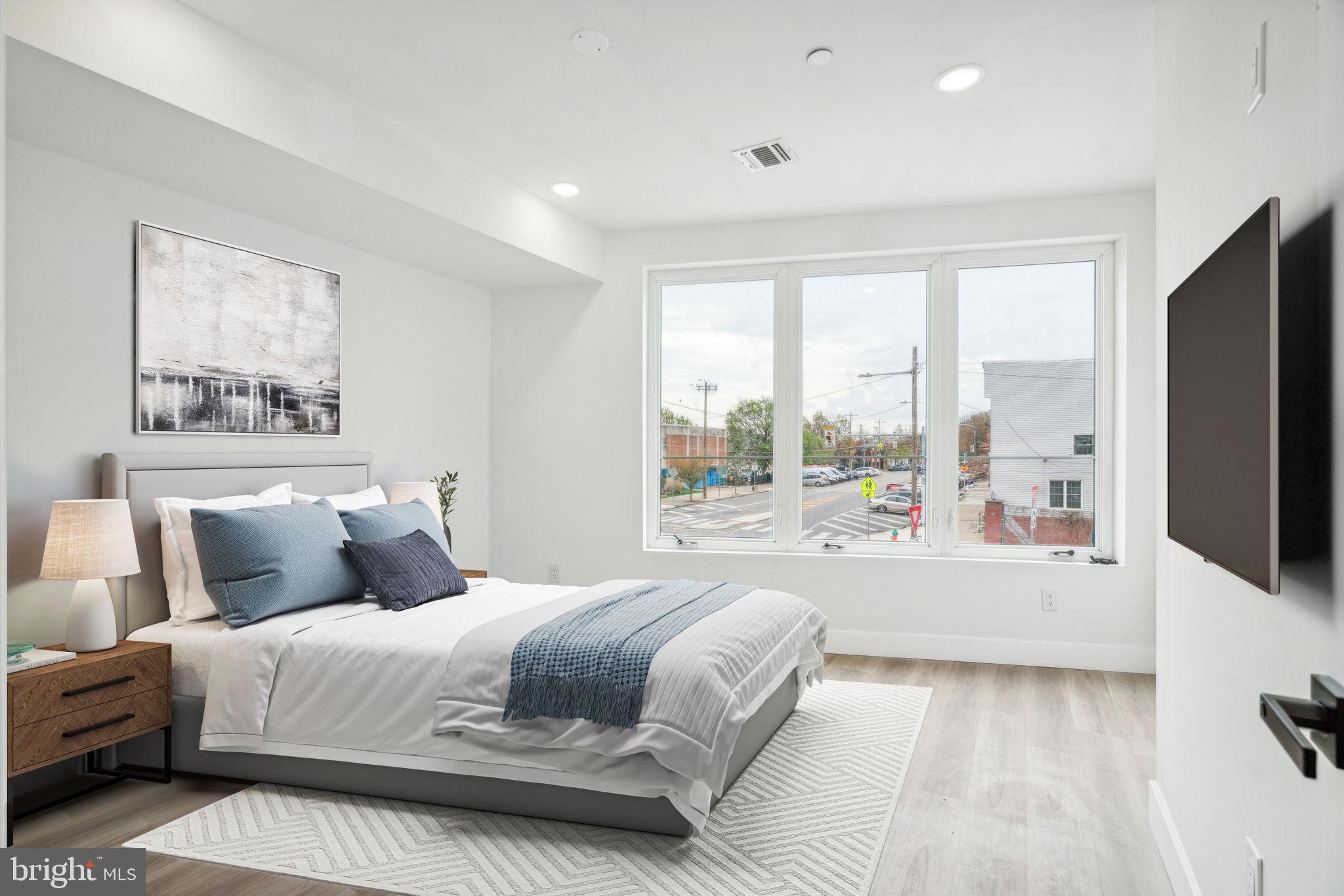 2330 FRANKFORD AVE #3