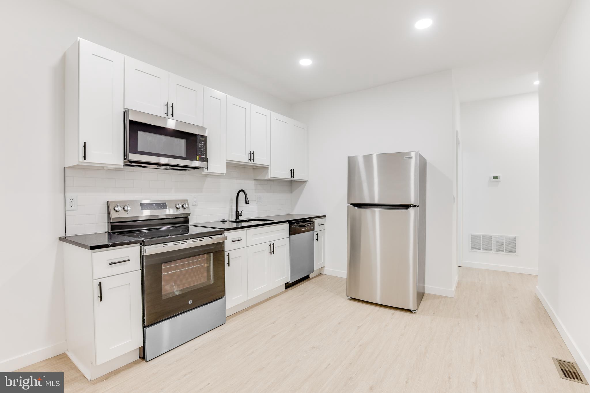 5855 LARCHWOOD AVE #1