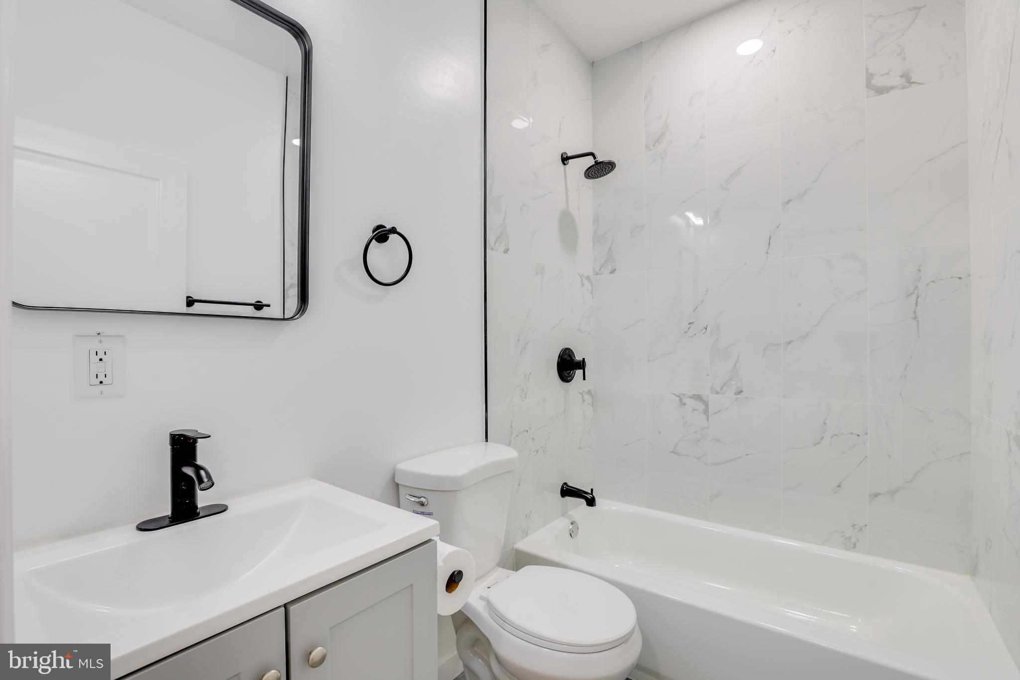 5855 LARCHWOOD AVE #1