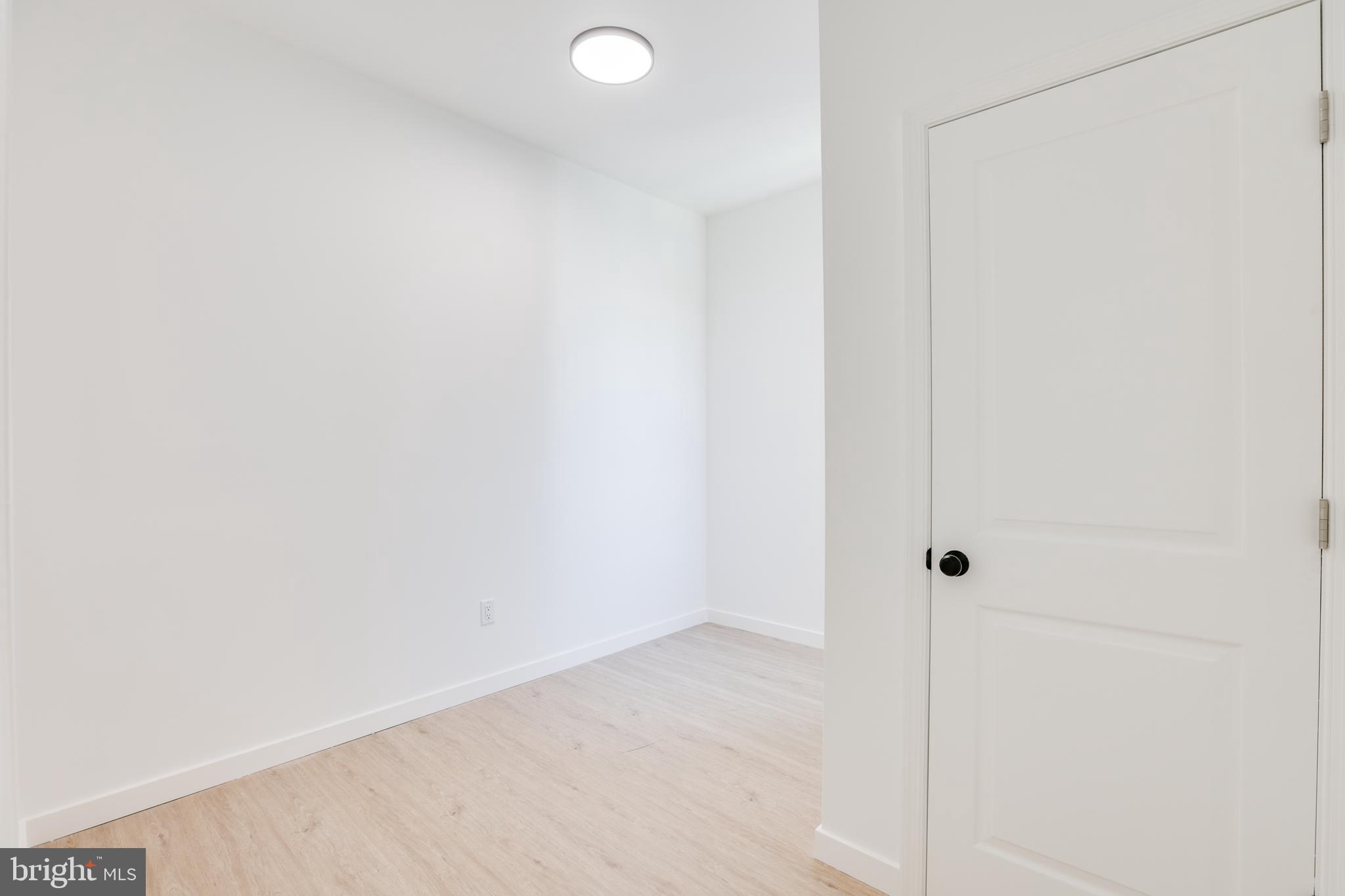 5855 LARCHWOOD AVE #2