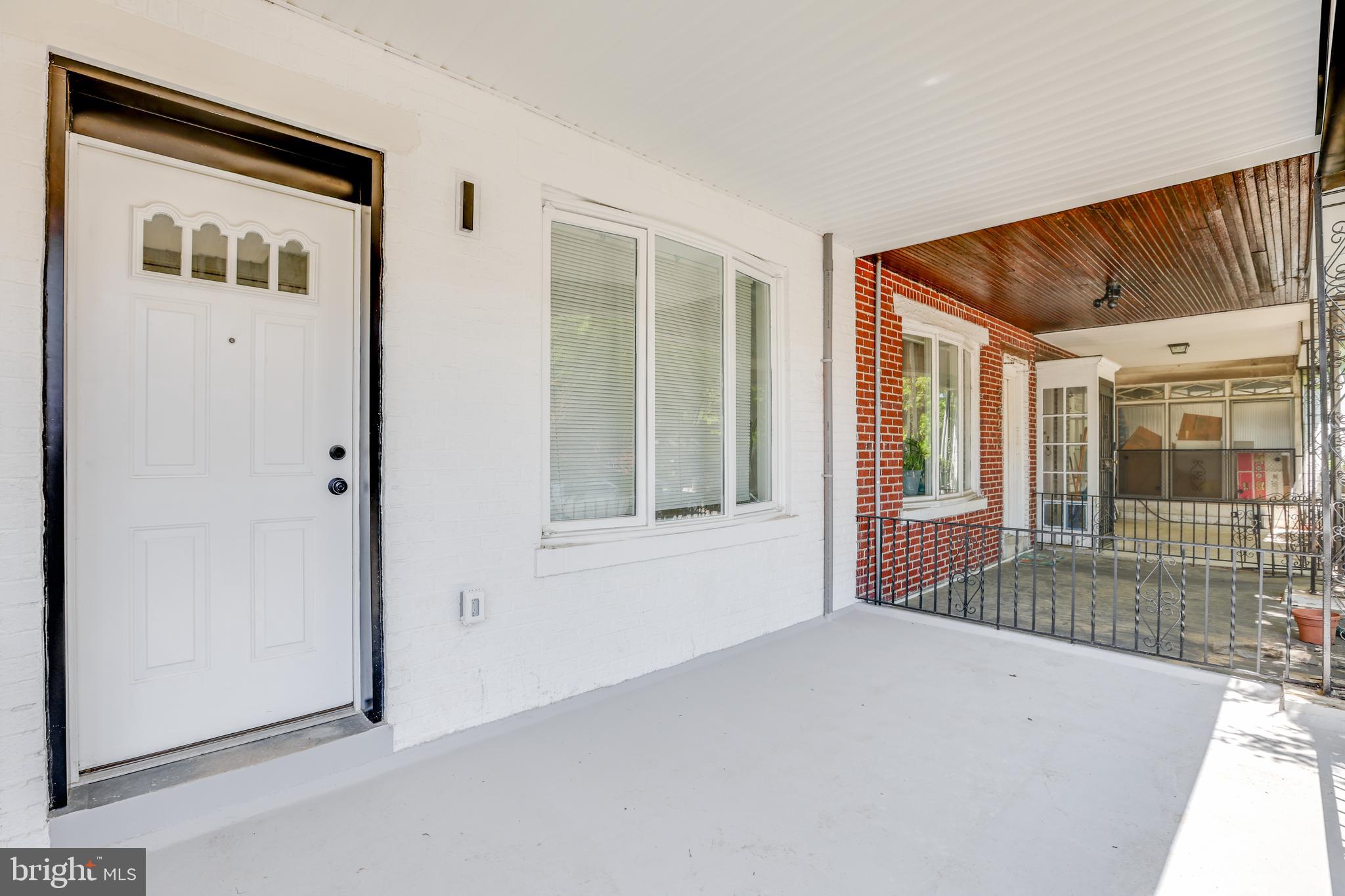 5855 LARCHWOOD AVE #2