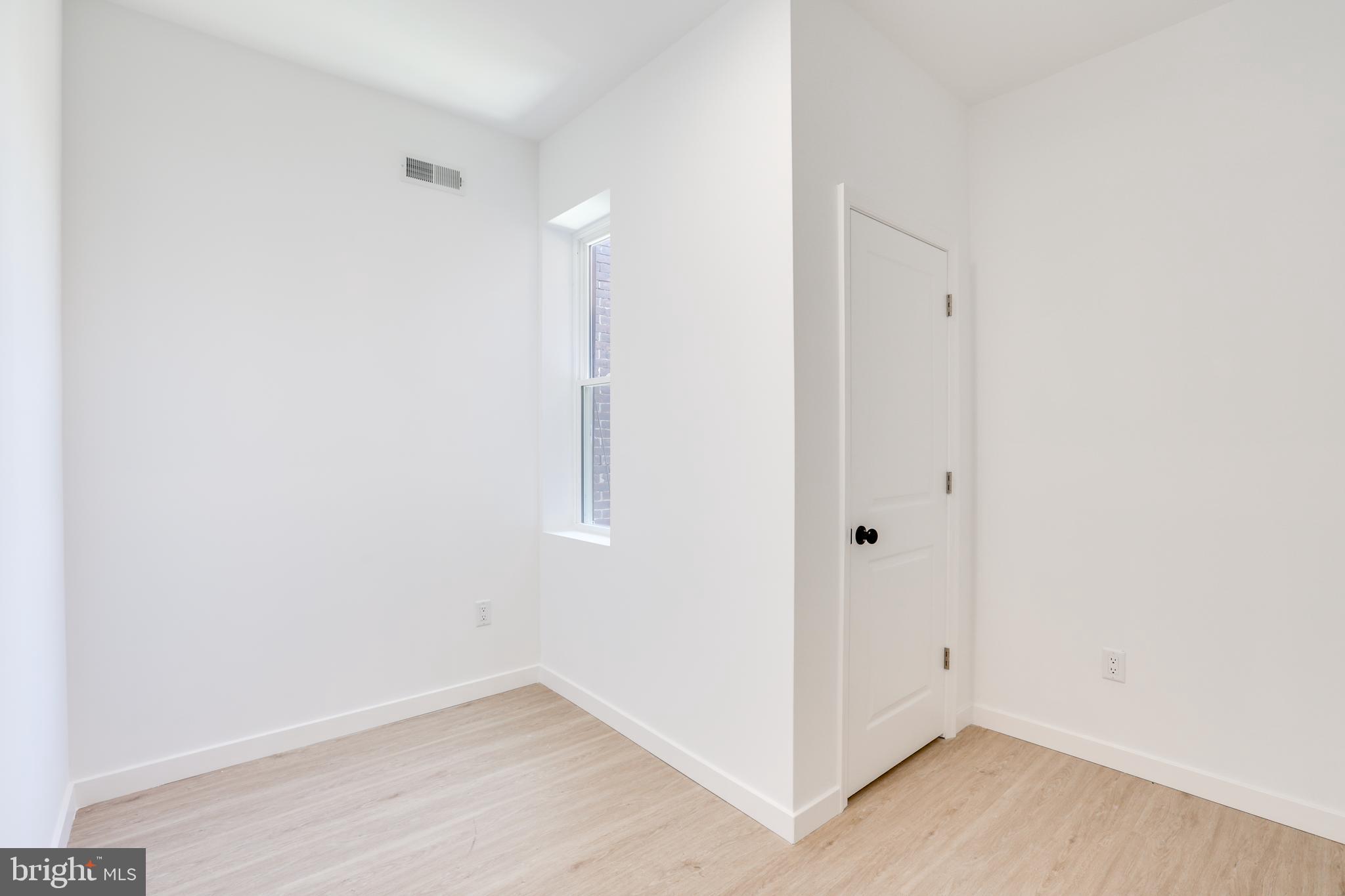 5855 LARCHWOOD AVE #2