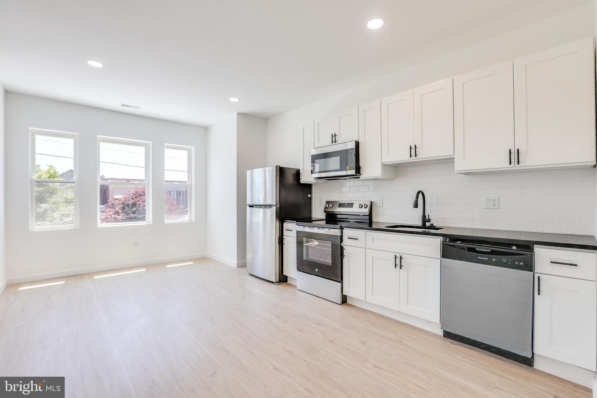 5855 LARCHWOOD AVE #2