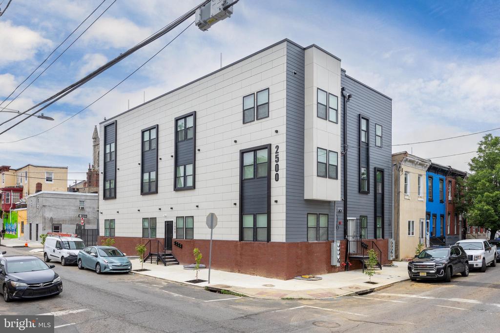 2500 N LAWRENCE ST #1