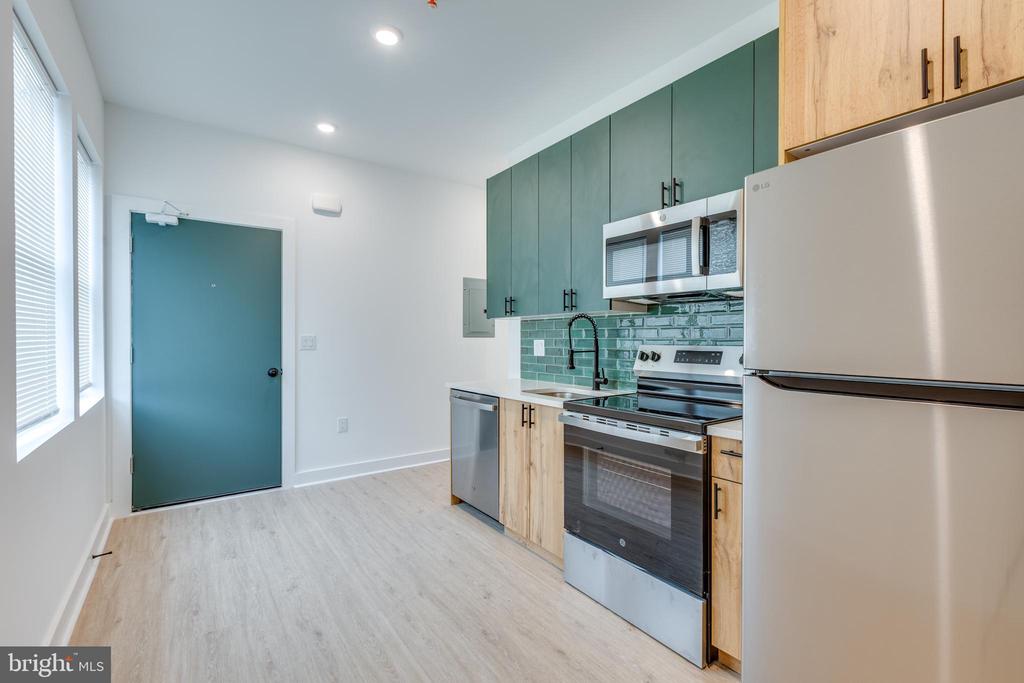 2500 N LAWRENCE ST #3