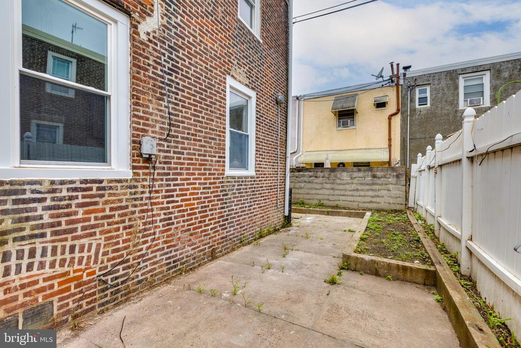 2636 EDGEMONT ST