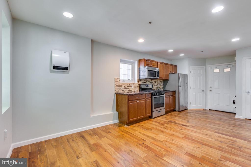 662 N 33RD ST #2