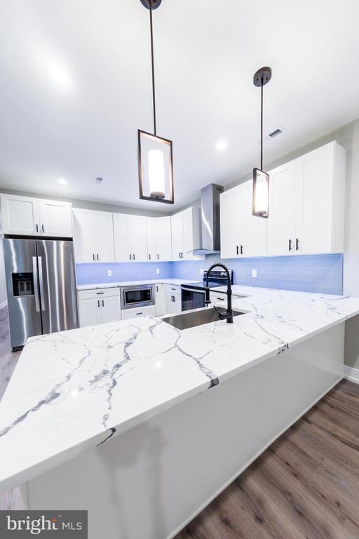 2219 FRANKFORD AVE #3