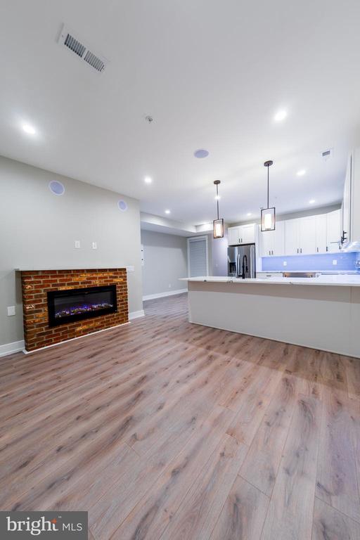 2219 FRANKFORD AVE #3