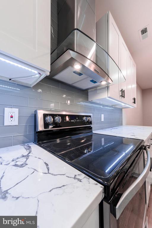 2219 FRANKFORD AVE #3