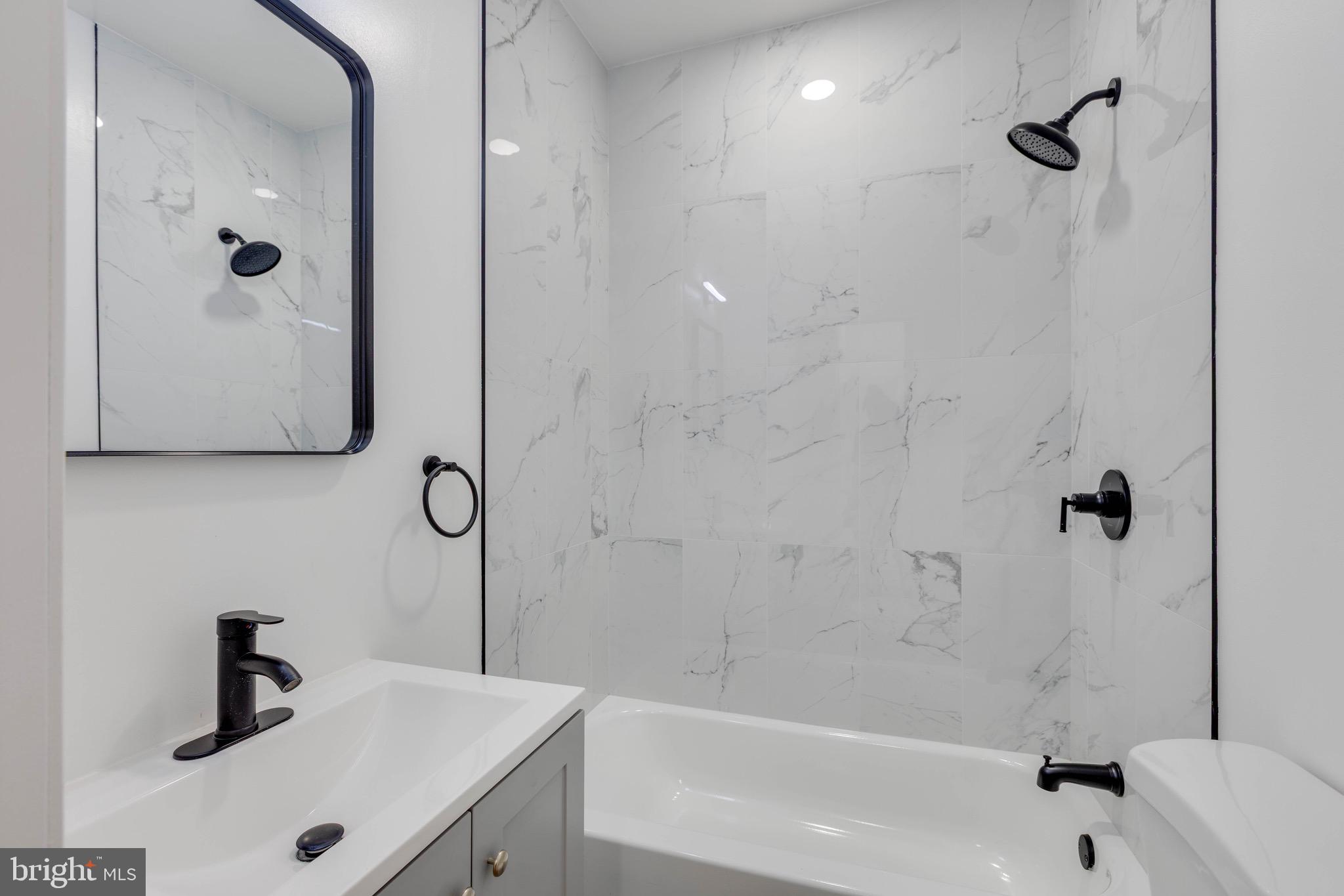 2209 S BUCKNELL ST #1