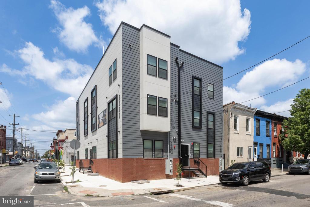 2502 N LAWRENCE ST #1