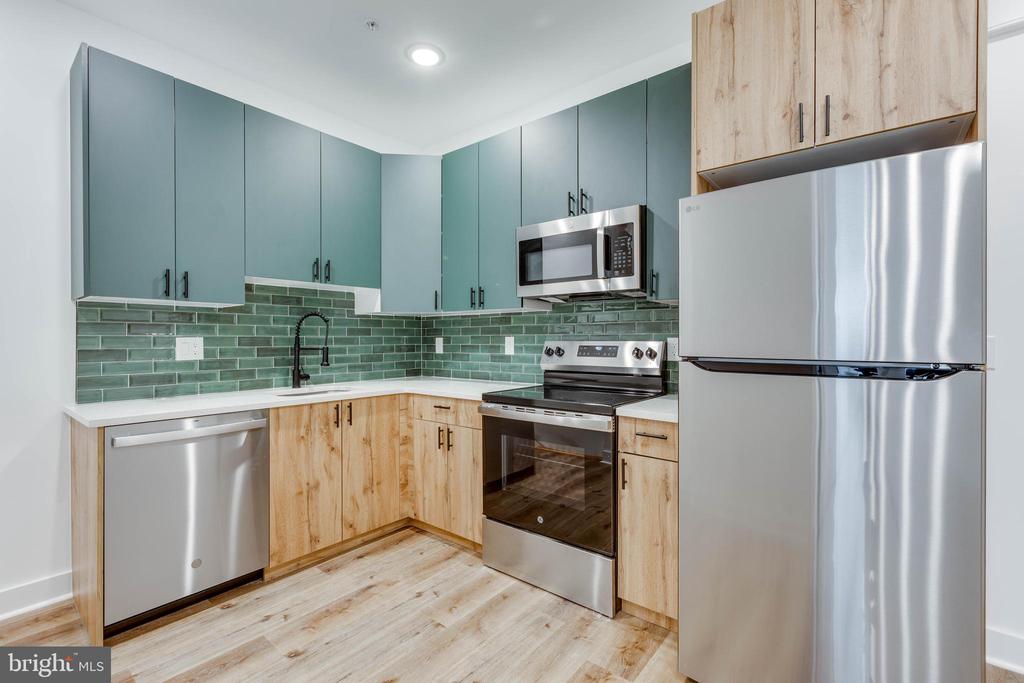 2502 N LAWRENCE ST #2