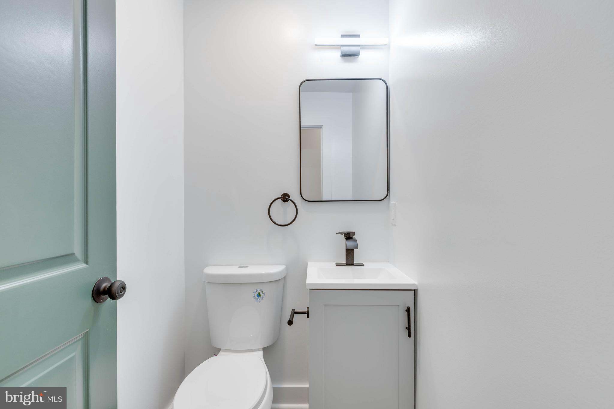 2502 N LAWRENCE ST #3