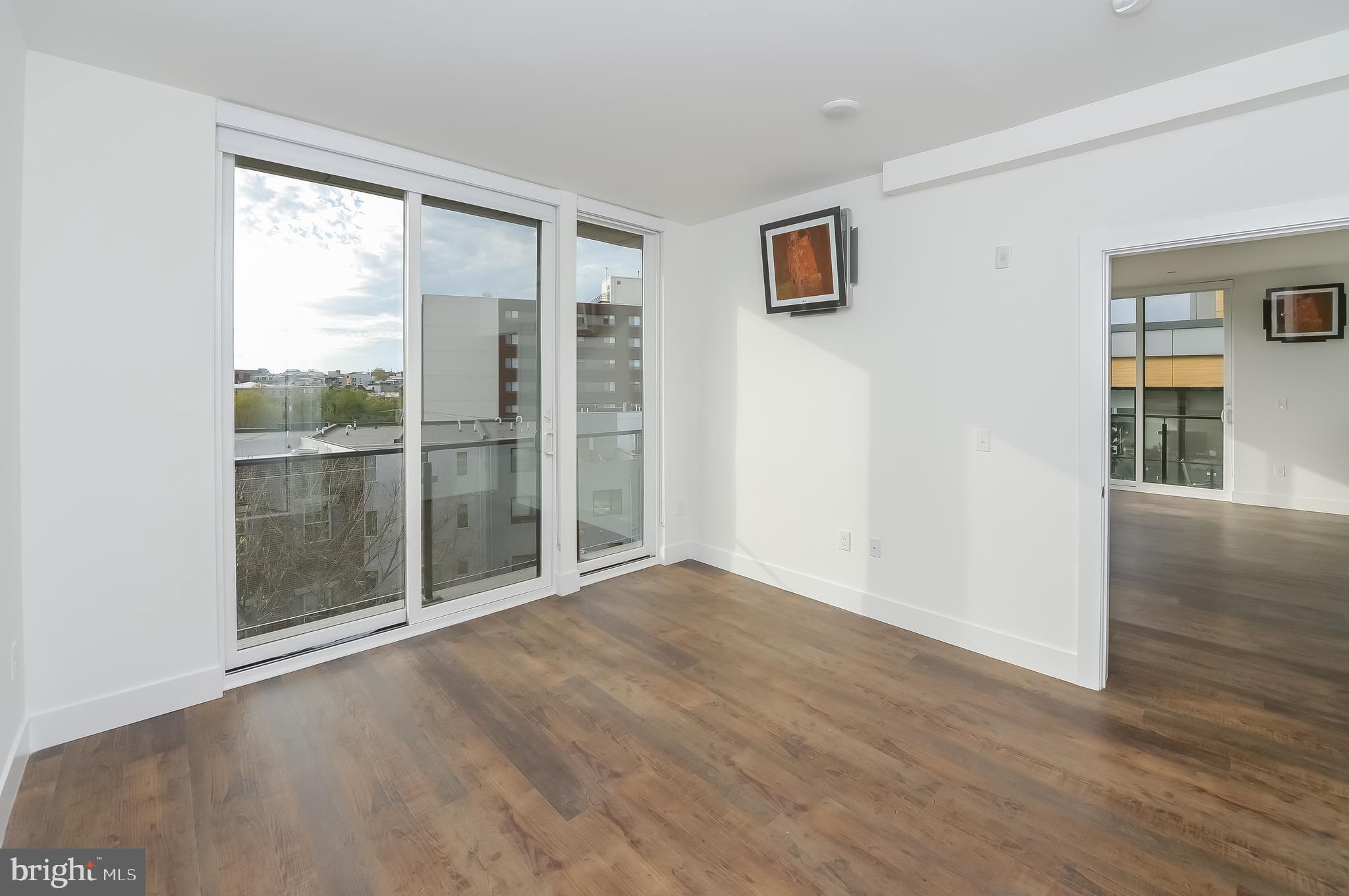 1214 N AMERICAN ST #C208