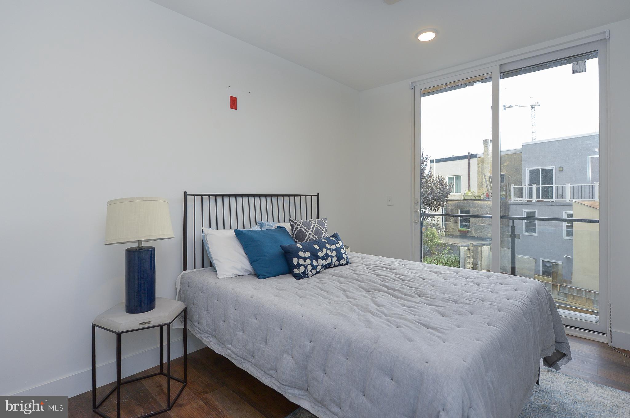 1214 N AMERICAN ST #C208