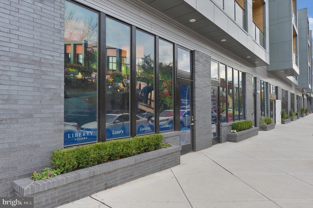 1214 N AMERICAN ST #C208