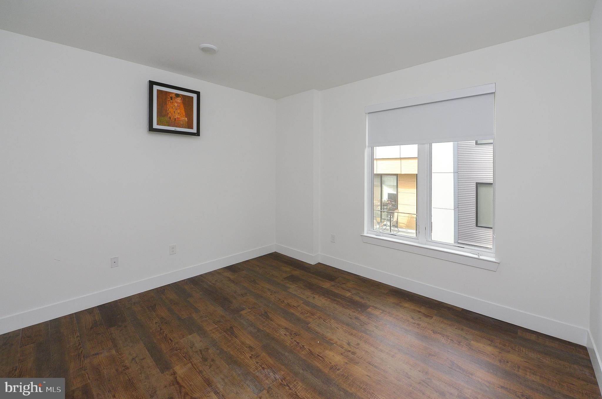 1214 N AMERICAN ST #C208