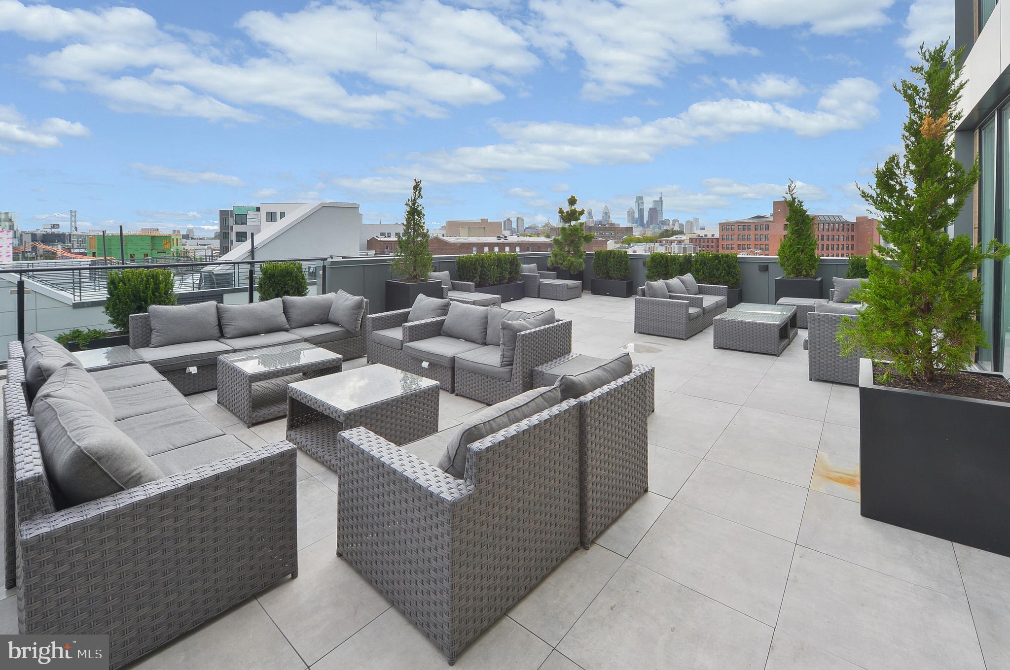 1214 N AMERICAN ST #C208